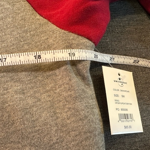 Harry Potter Gryffindor Sweatshirt Adult Small NWT - Picture 4 of 12